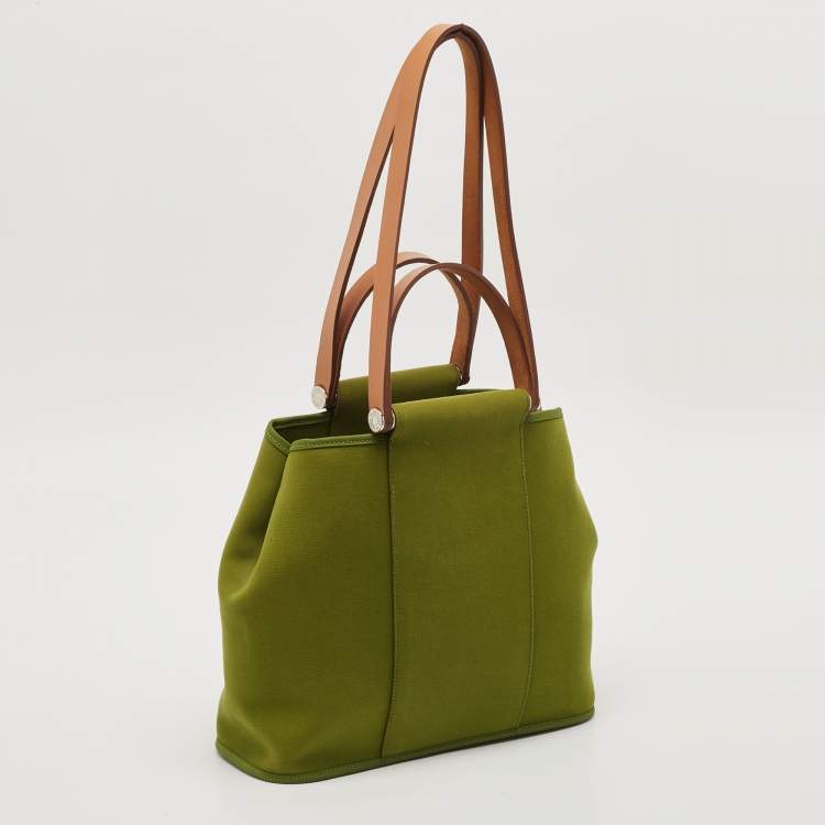 Pre Owned Hermès Pelouse/Natural Toile and Vache Hunter Cabag PM Bag