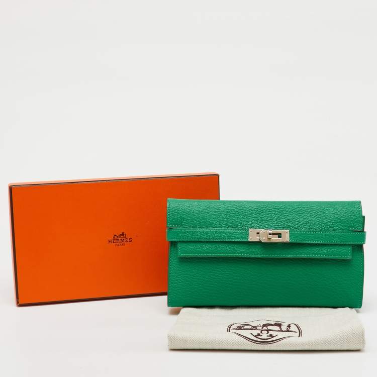 Pre Owned Hermes Menthe Chevre Mysore Leather Kelly Classic Wallet