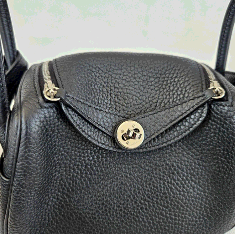 Pre Owned Hermes Noir Taurillon Clemence Leather Palladium Finish Mini Lindy