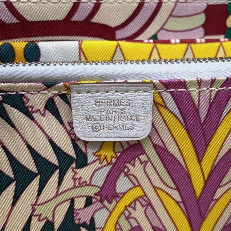 Pre Owned Hermes Azap Silk'in Multicolor Swift Leather Wallet