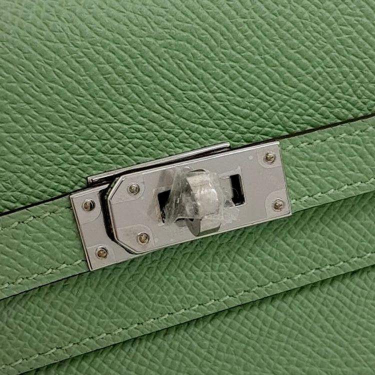 Pre Owned Hermes Green Leather Kelly Medium Wallet