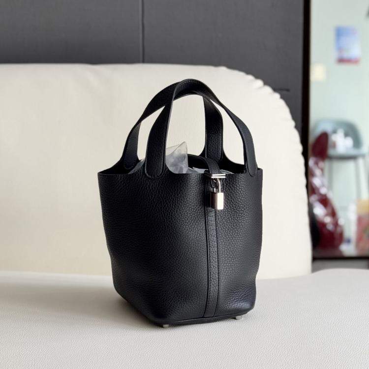 Pre Owned Hermes Picotin 18 Black Taurillon Clemence Leather with Palladium Hardware