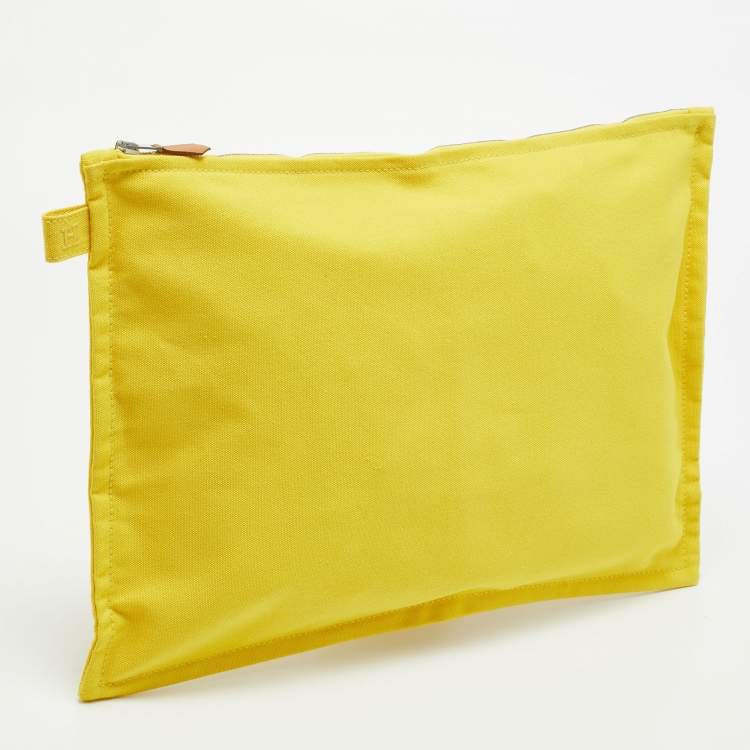 مملوكة مسبقًا Hermès Bora Bora GM Yellow Canvas Pouch