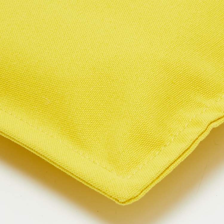 مملوكة مسبقًا Hermès Bora Bora GM Yellow Canvas Pouch