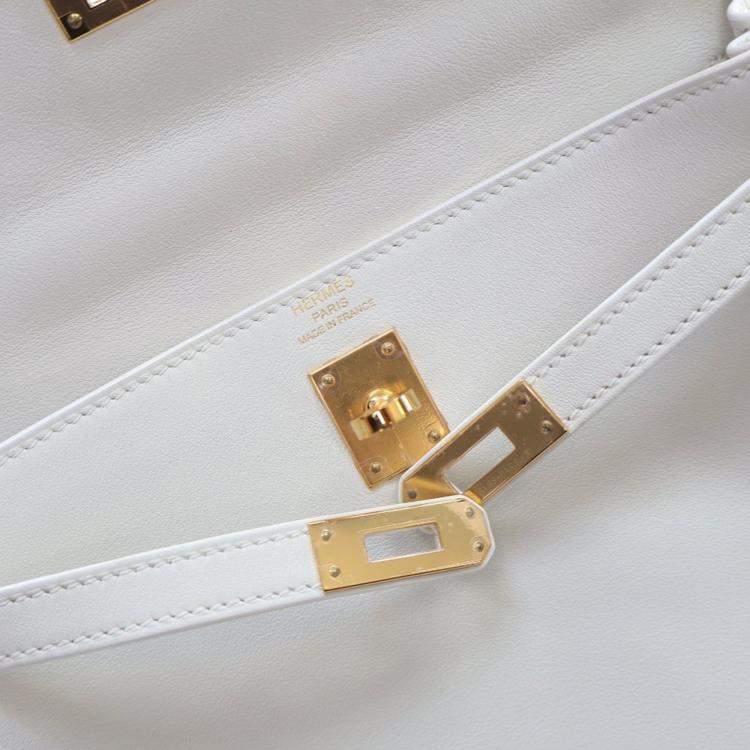 Pre Owned Hermes  Kelly 25 White Swift Bag