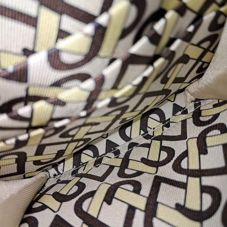 Pre Owned Hermes White Leather Silky Half Wallet K