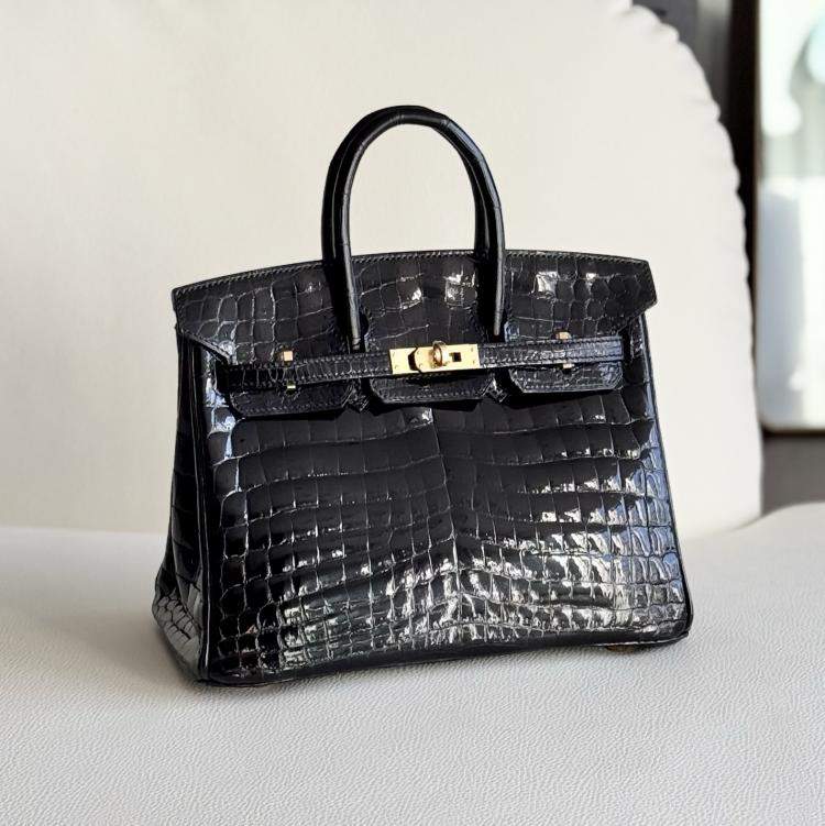 Pre Owned Hermes Birkin 25 shiny crocodile black with gold hardware