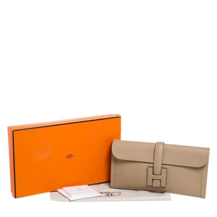 مملوكة مسبقًا Hermes Poussiere Swift Leather Elan 29 Jige Clutch