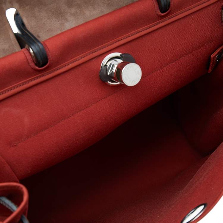 مملوكة مسبقًا Hermes Brick Red/Moka Canvas and Leather Herbag Zip 39 Bag