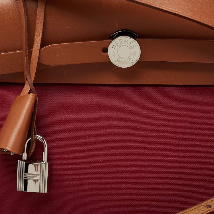 مملوكة مسبقًا Hermes Ruby/Fauve Canvas and Leather Herbag Zip 31 Bag