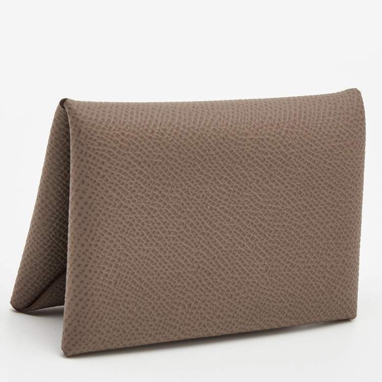 مملوكة مسبقًا Hermes Etoupe Epsom Leather Calvi Card Holder