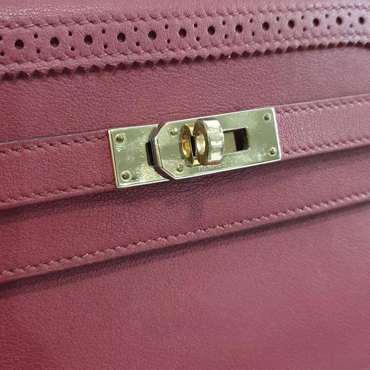 Pre Owned Hermes Rouge Gillies  Leather Kelly Classic Wallet