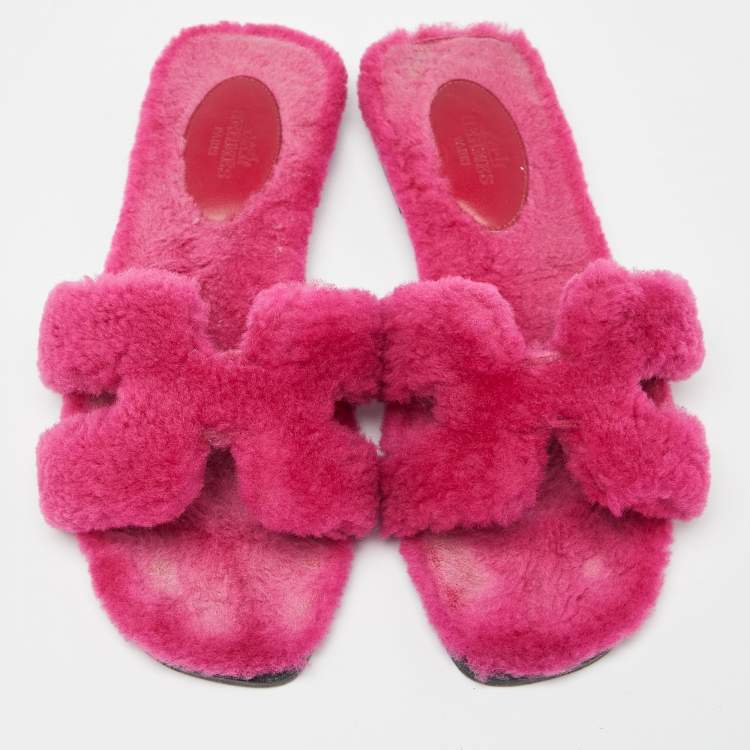Pre Owned Hermes Pink Shearling Fur Oran Flat Slides Size 36.5