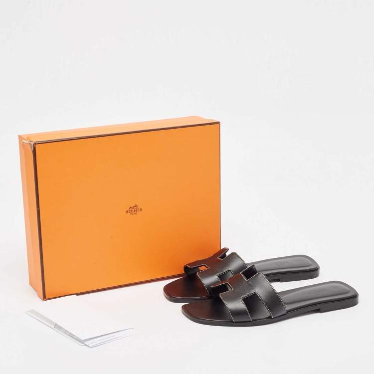 Pre Owned Hermes Black Leather Oran Flat Slides Size 39