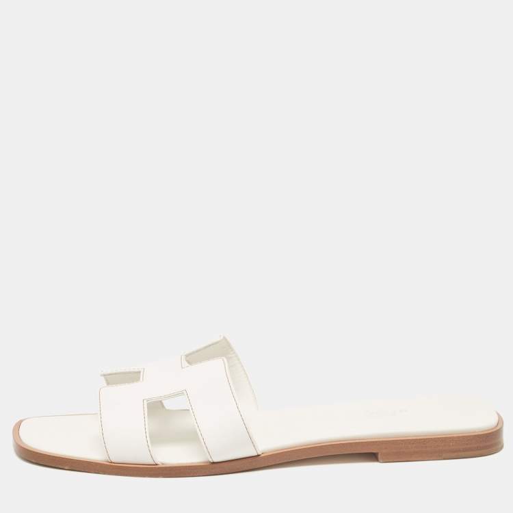 Pre Owned Hermes White Leather Oran Flats Slides Size 39
