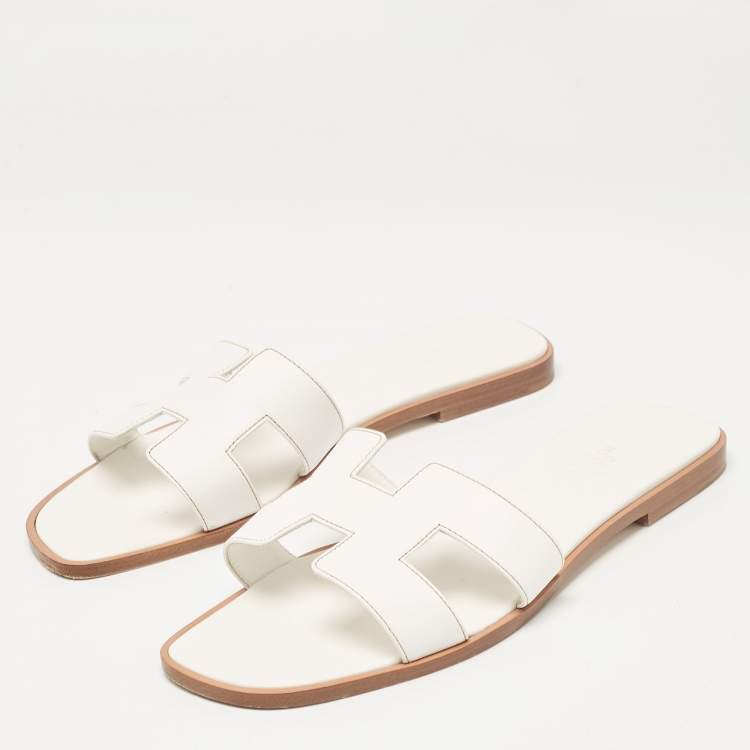 Pre Owned Hermes White Leather Oran Flats Slides Size 39