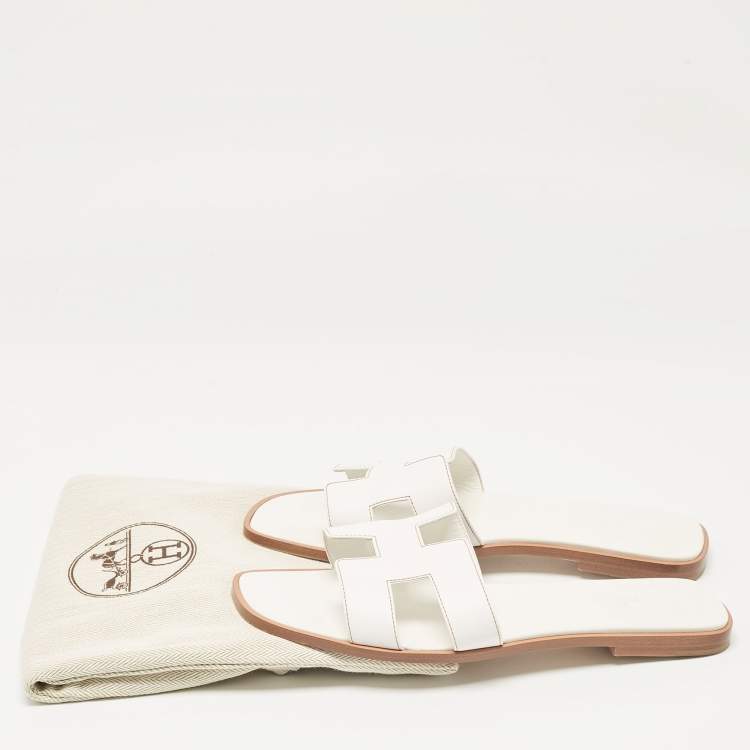 Pre Owned Hermes White Leather Oran Flats Slides Size 39