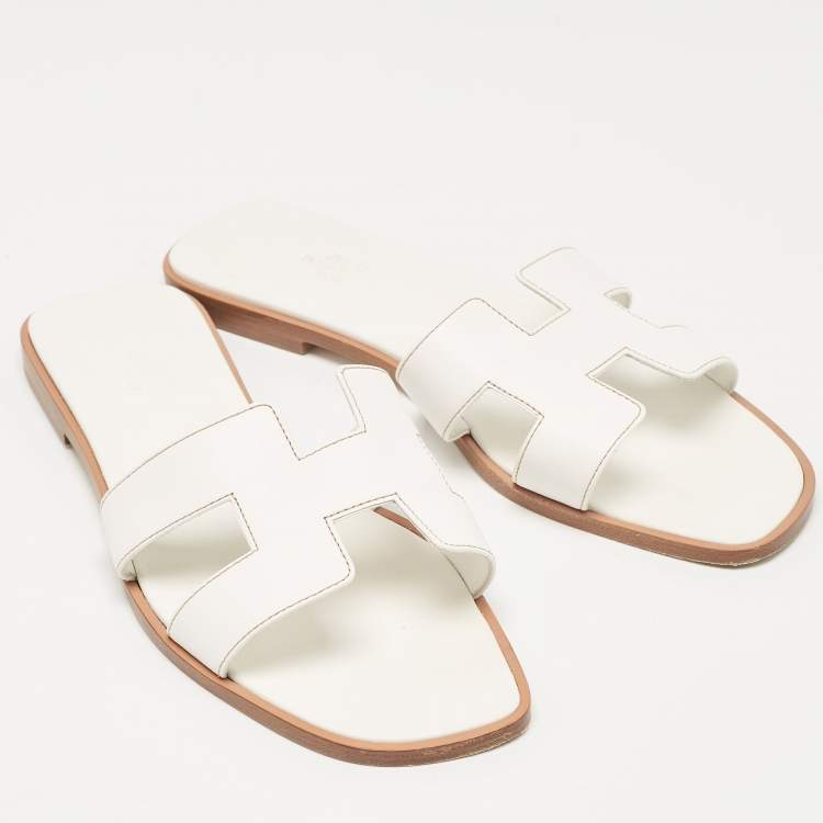 Pre Owned Hermes White Leather Oran Flats Slides Size 39