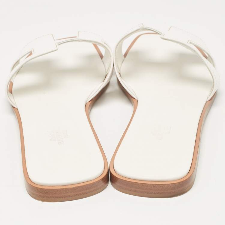 Pre Owned Hermes White Leather Oran Flats Slides Size 39