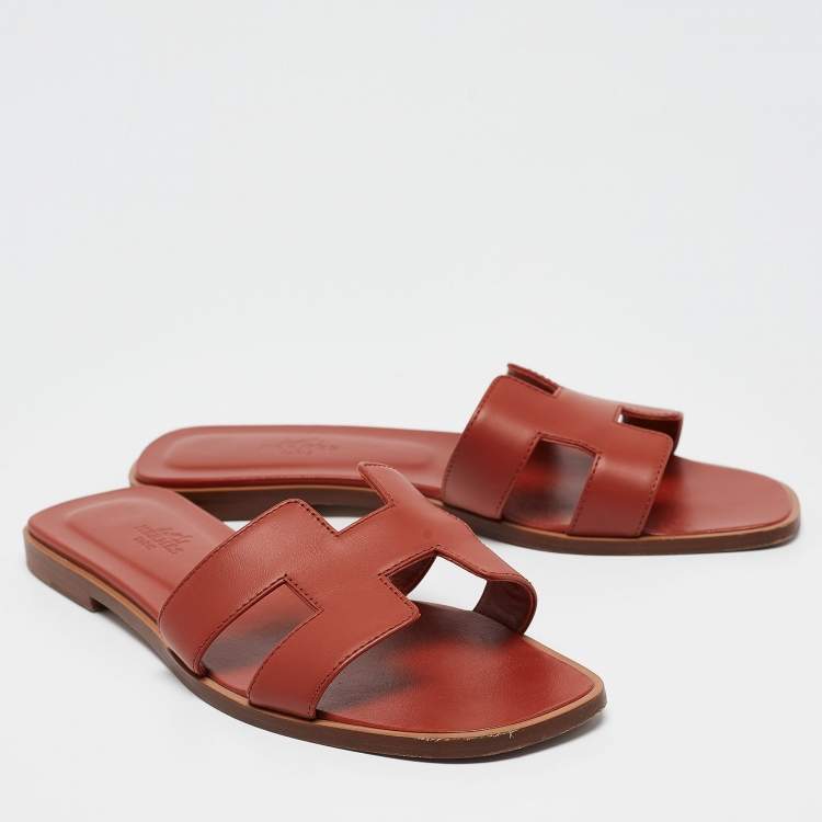 Pre Owned Hermes Brown Leather Oran Flat Slides Size 38.5