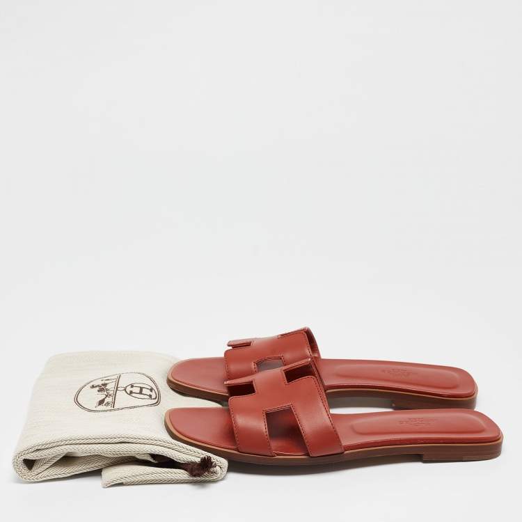 Pre Owned Hermes Brown Leather Oran Flat Slides Size 38.5