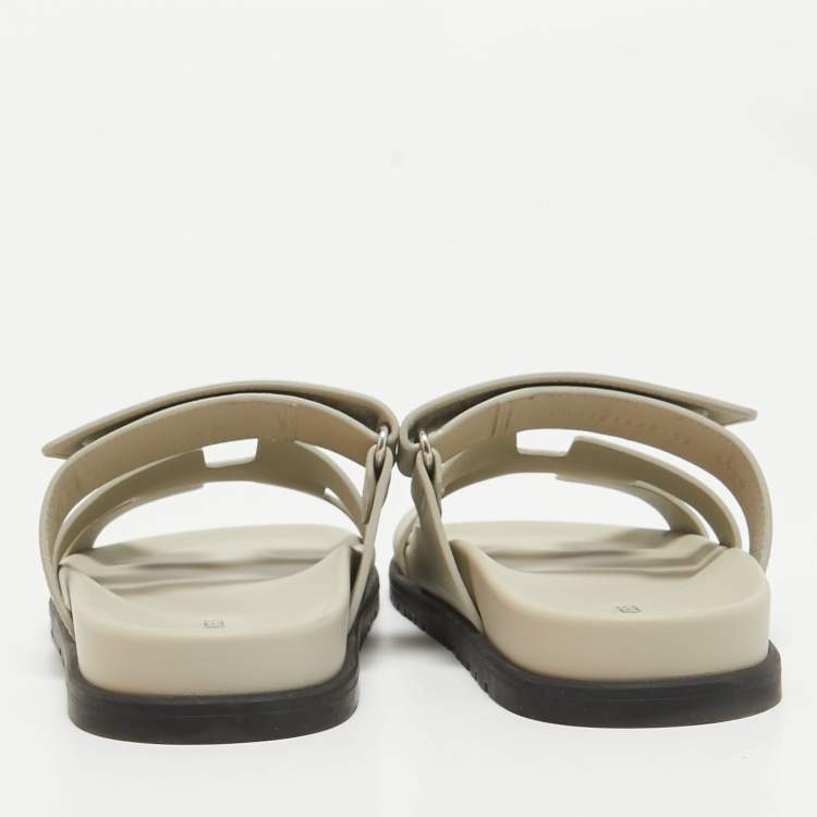 Pre Owned Hermes Grey Leather Chypre Flats 39