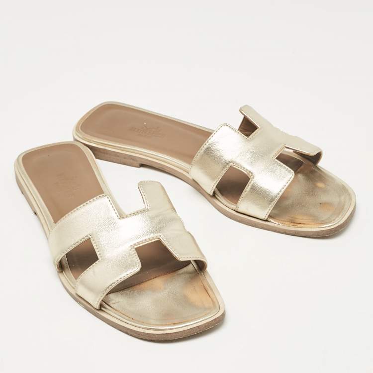 Pre Owned Hermes Gold Leather Oran Flat Slides Size 37