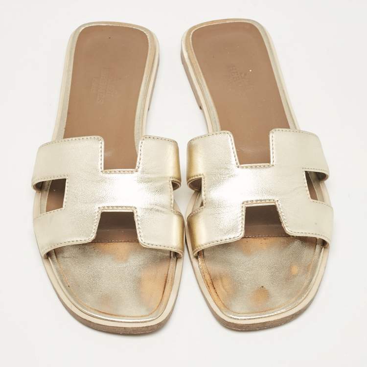 Pre Owned Hermes Gold Leather Oran Flat Slides Size 37