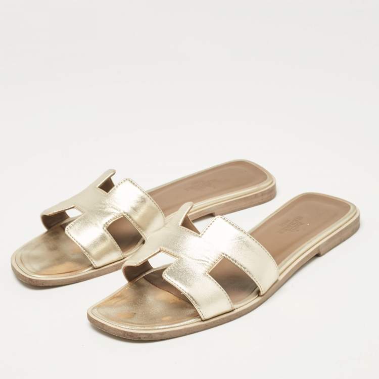 Pre Owned Hermes Gold Leather Oran Flat Slides Size 37