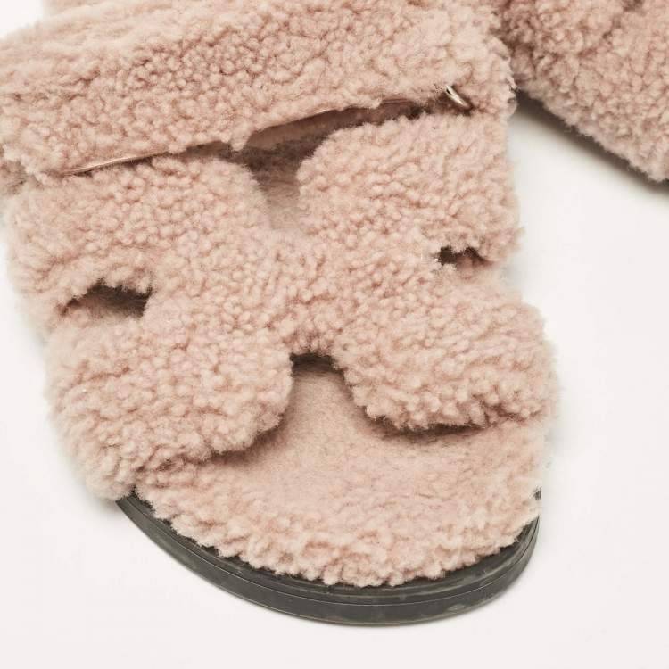 Pre Owned Hermes Beige Fur Chypre Flat Sandals Size 38.5