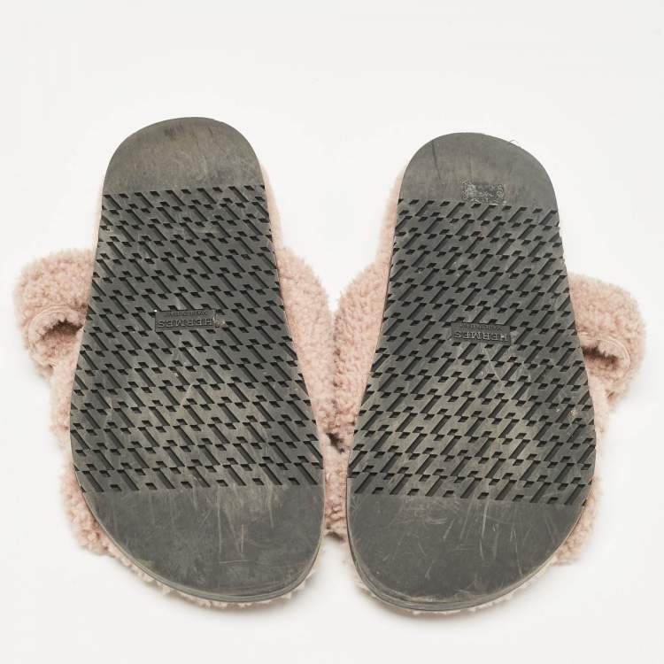 Pre Owned Hermes Beige Fur Chypre Flat Sandals Size 38.5