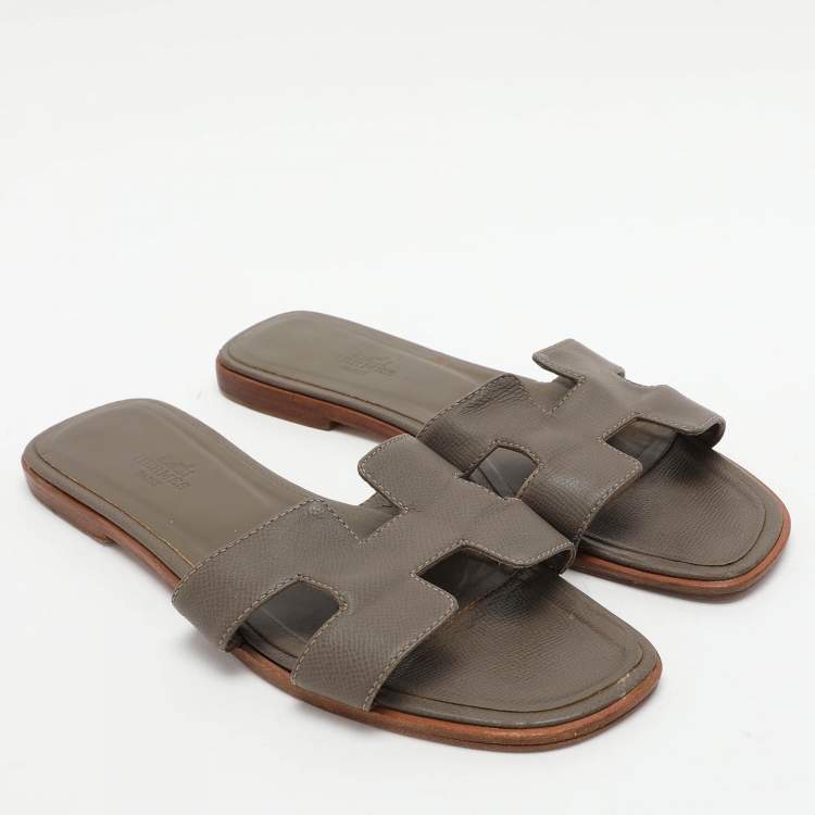 Pre Owned Hermes Grey Leather Oran Flat Slides Size 41