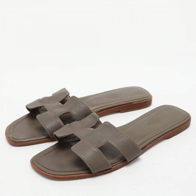 Pre Owned Hermes Grey Leather Oran Flat Slides Size 41