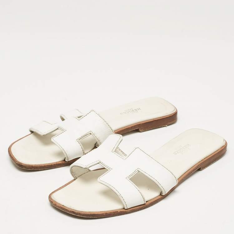 Pre Owned Hermes White Leather Oran Flat Slides Size 37.5