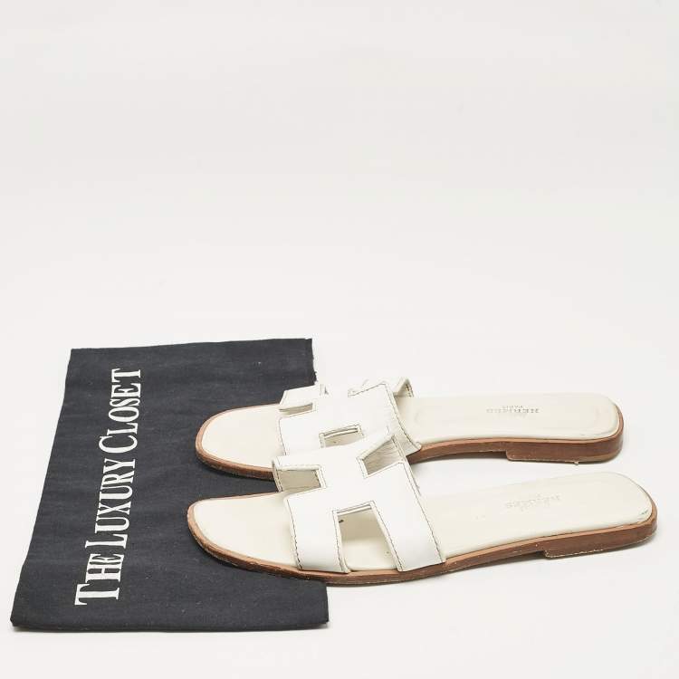 Pre Owned Hermes White Leather Oran Flat Slides Size 37.5