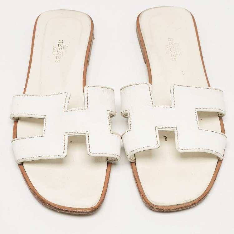 Pre Owned Hermes White Leather Oran Flat Slides Size 37.5