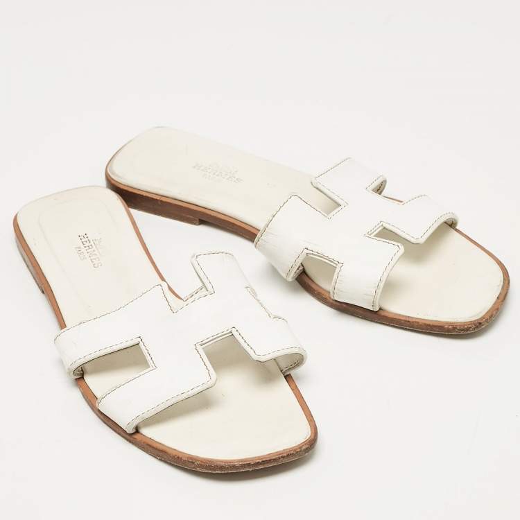 Pre Owned Hermes White Leather Oran Flat Slides Size 37.5