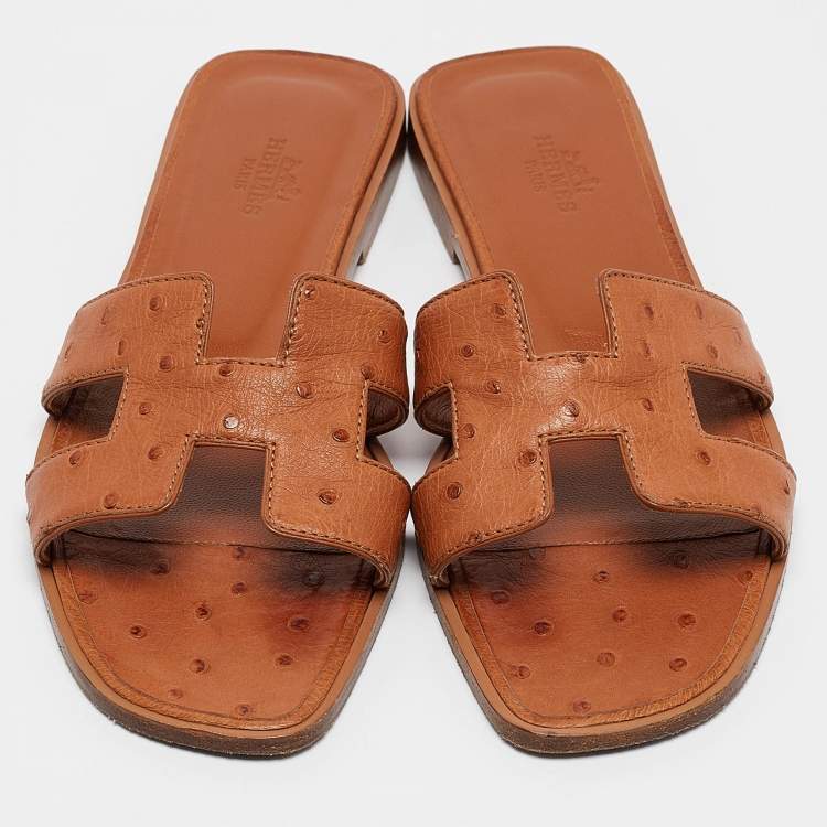 Pre Owned Hermes Brown Ostrich Leather Oran Flat Slides Size 37.5