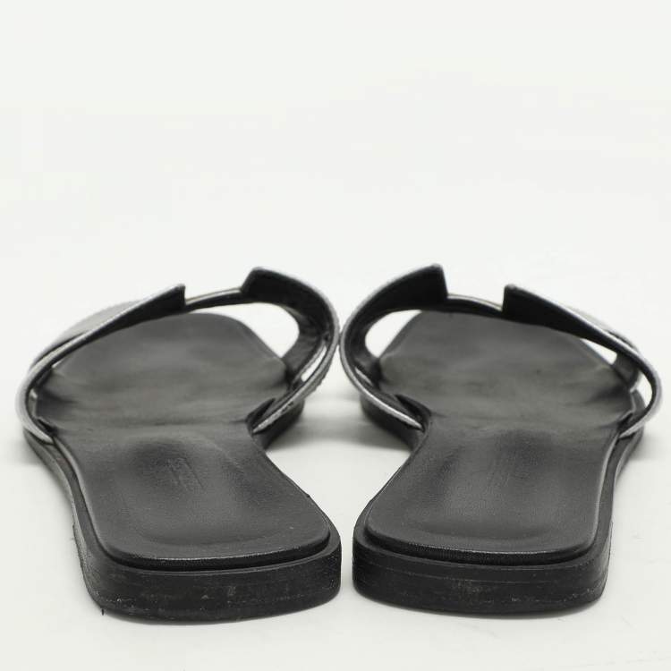 Pre Owned Hermes Silver Leather Oran Flat Slides Size 38.5