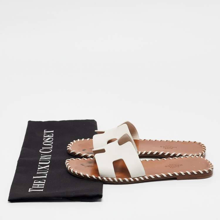 Pre Owned Hermes White Leather Oran Flat Slides Size 35