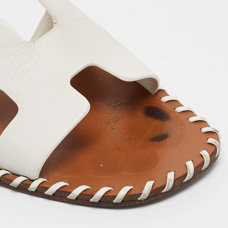 Pre Owned Hermes White Leather Oran Flat Slides Size 35