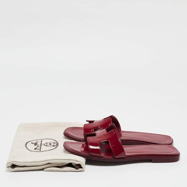 Pre Owned Hermes Burgundy Patent Leather Oran Flat Slides Size 36