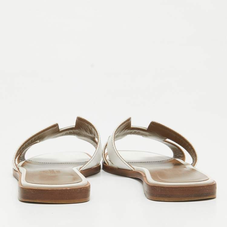 Pre Owned Hermes White Leather Oran Flat Slides Size 35.5