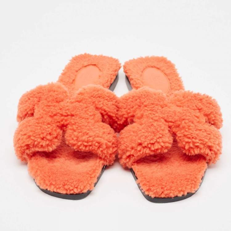 Pre Owned Hermes Orange Shearling Fur Oran Flat Slide Sandals Size 39