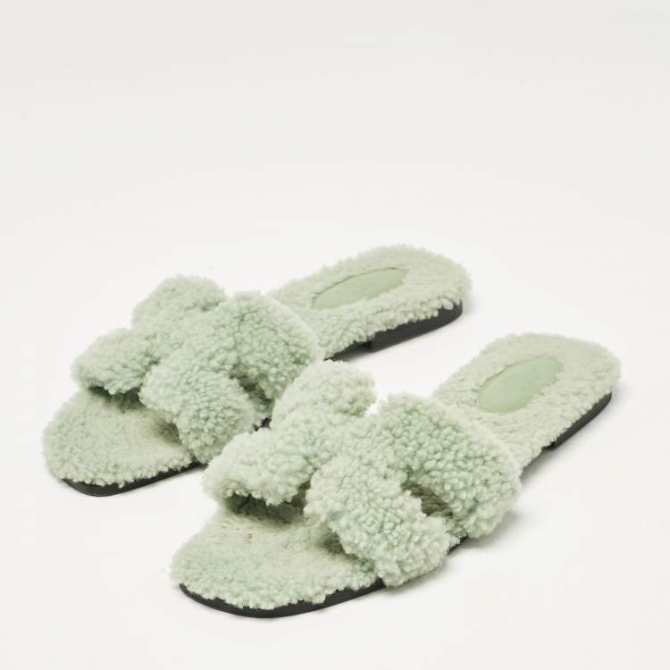 Pre Owned Hermes Mint Green Shearling Fur Oran Flat Slide Sandals Size 38.5