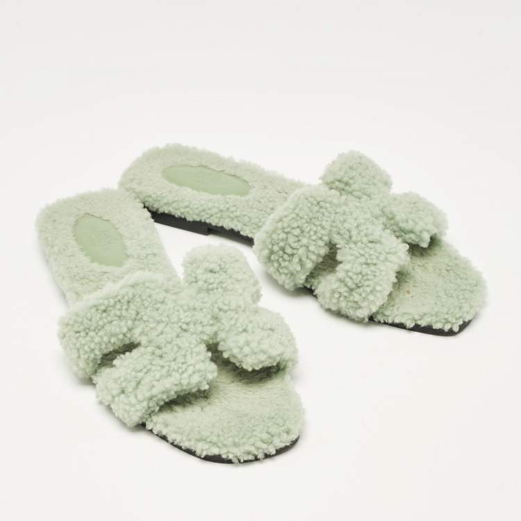 Pre Owned Hermes Mint Green Shearling Fur Oran Flat Slide Sandals Size 38.5