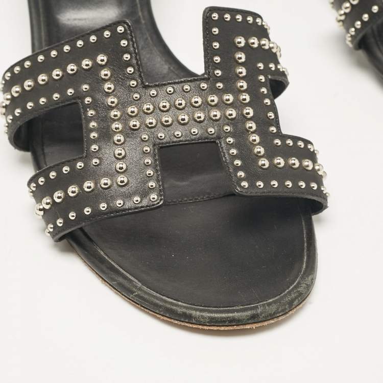 Pre Owned Hermes Black Studded Leather Oasis Sandals Size 40