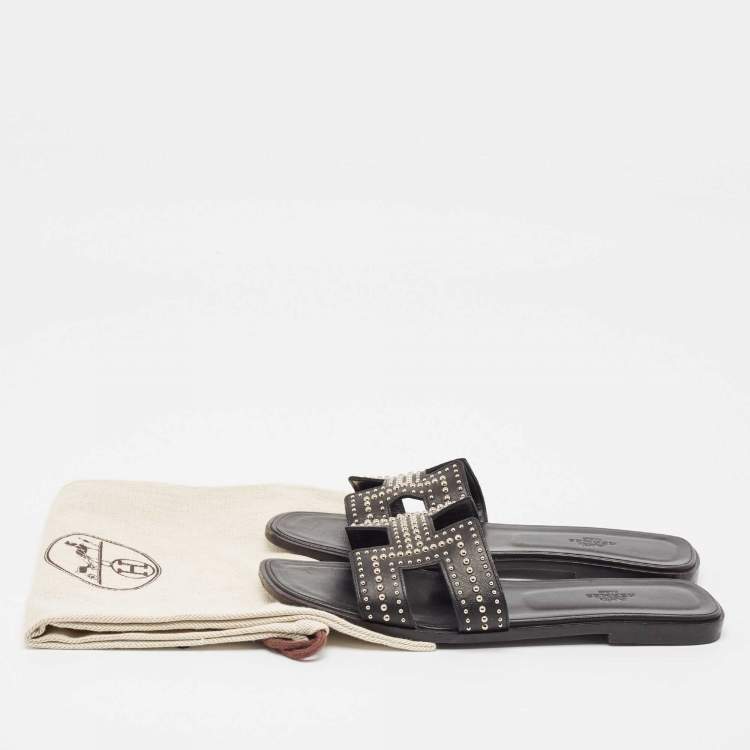 Pre Owned Hermes Black Leather Studded Oran Flat Sandals Size 40