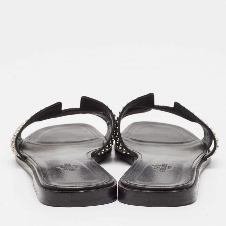 Pre Owned Hermes Black Leather Studded Oran Flat Sandals Size 40