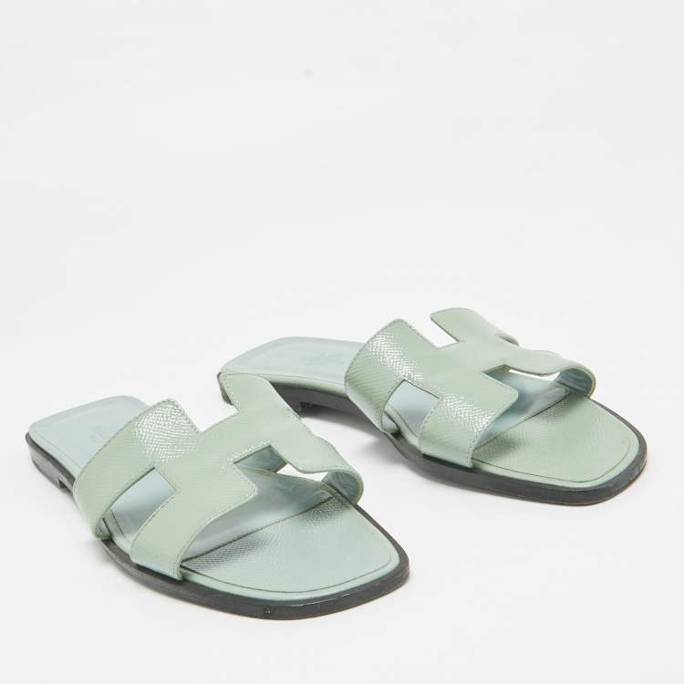 Pre Owned Hermes Mint Green Leather Oran Flat Slides Size 39